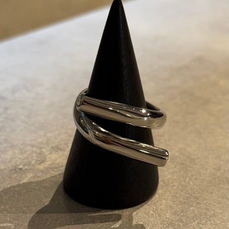 2501RG0568 / Cross line design ring（Silver）
