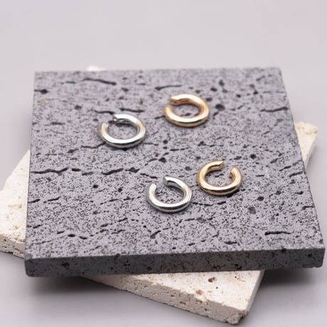 Simple Metal Cartilage Earcuff （Gold/Small） / EC068A