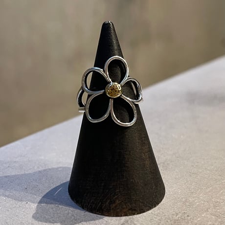 2504RG0604 / Flower motif line ring（Gold）