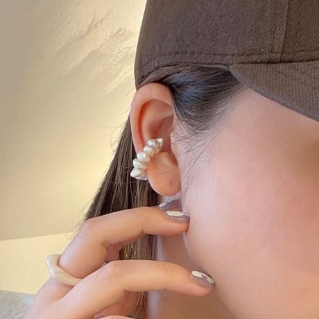2505EC024 / Circle Pearl Earcuff（Pearl）