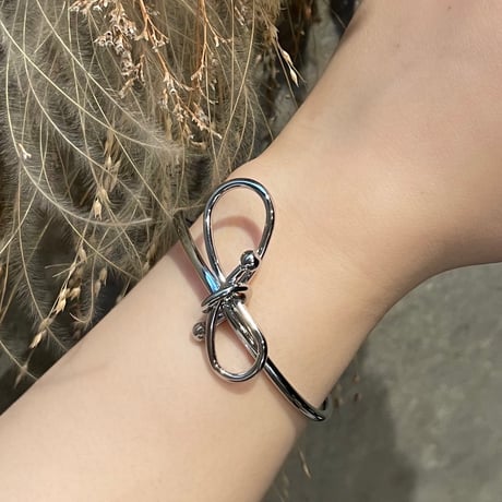 2502BR0068 / Bow knot bangle（Silver）