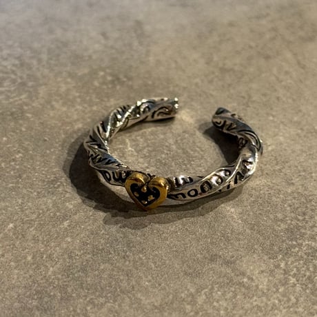 2502RG0580 / Heart twist design ring（Silver）
