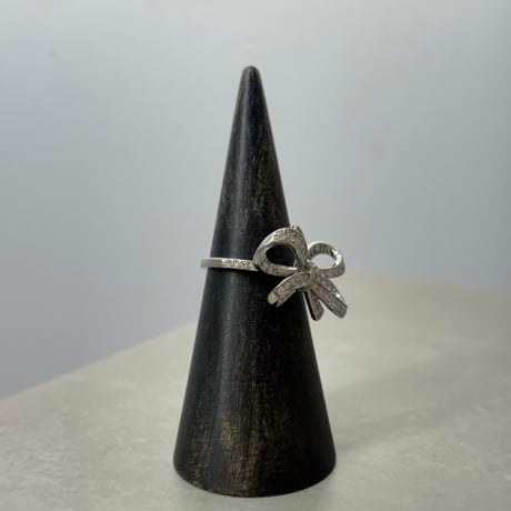 2606RG0806 / Zirconia sparkling ribbon ring（Silver）
