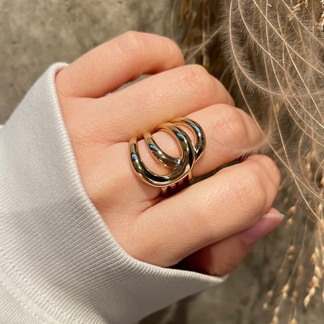 2412RG0553 / Irregular twist line ring（Gold）