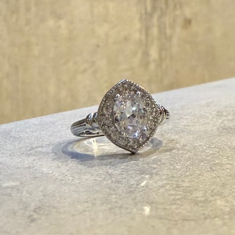 2602RG0745 / Oval shine stone ring （Silver）