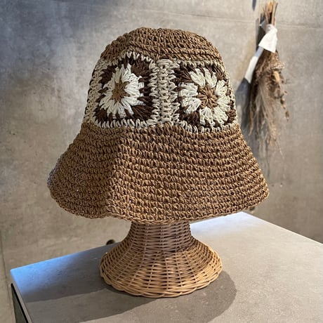 2406HW0038(S)/ Flower crochet Hat（Camel）