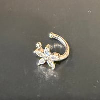 2604EC038 / Mini Flower stone Earcuff（Silver）
