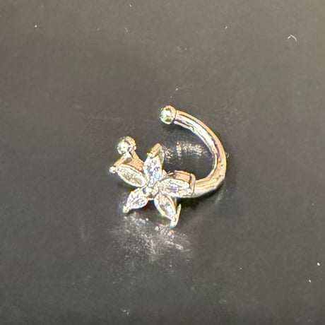 2604EC038 / Mini Flower stone Earcuff（Silver）