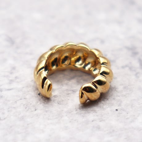 Crossiant Twisted Ear Cuff （GOLD）  / EC-034