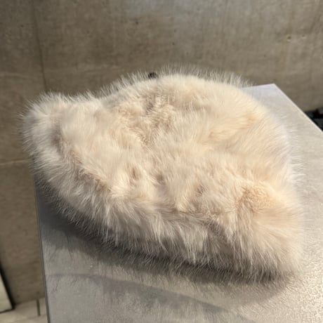 2409HW0050(S)/ Volume fur hat #2（Ivory）