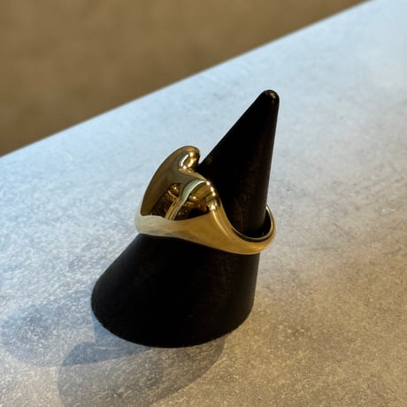 2506RG0654 / Oval Heart design ring（Gold）