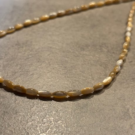 2503NC0326／ oval shell necklace（beige）