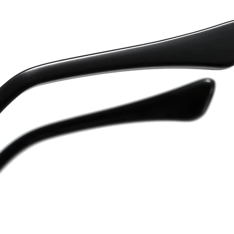 【 Select 】Vintage Style Metal Carving Frame Sunglasses (Black/Grey)