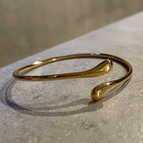 2510BR0102 / Drop twist Bangle（Gold）