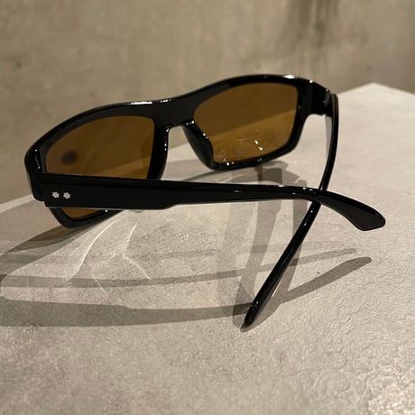 SE24SG_CA004 / Wrap around Sunglasses (Black/Brown)