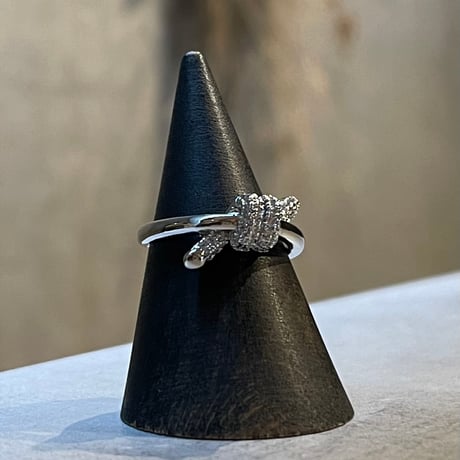 2506RG0638 / Shining knot twist ring（Silver）