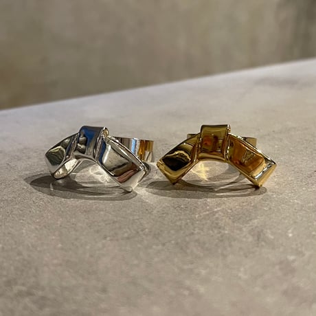 2405RG0472 / Ribbon motif ring（Gold）