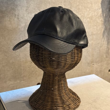 2509HW0102(S) / Fake leather cap（ Black）