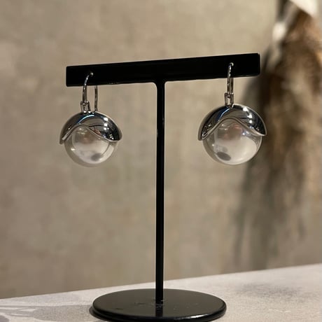 2403PR0668 / Metal pearl drop Pierce（White）