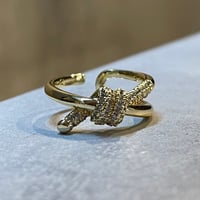 2506RG0638 / Shining knot twist ring（Gold）