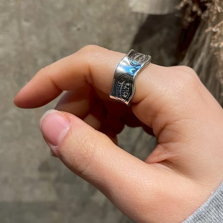2504RG0606 / Color line letter wave ring（Silver）