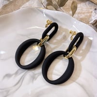 Black Oval chain Earring（Gold/Black）/ 2205_ER0112