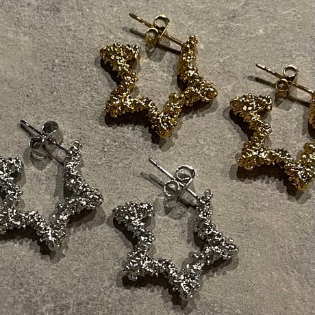 2412PR0735 / Shine star motif Pierce（Gold）