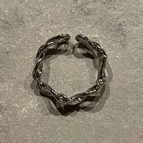 2410RG0531 / Double line twist ring（Silver）