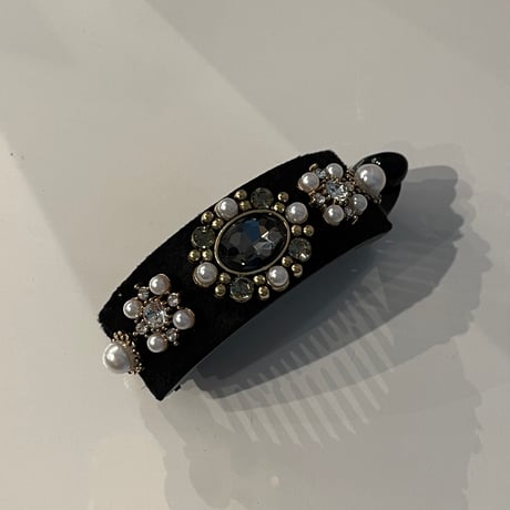 2402HA0060 / Round twist bijou Hair clip #02（Black/Pearl）