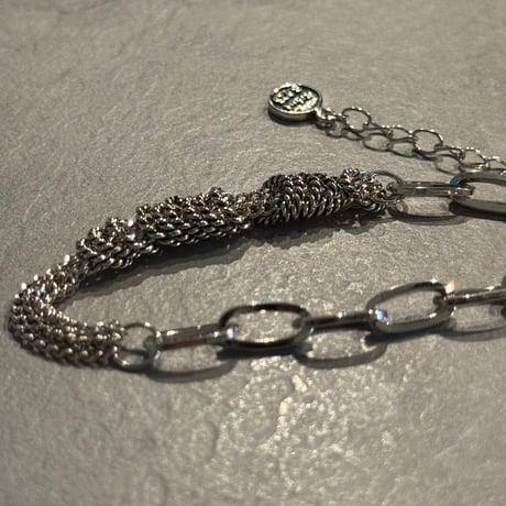 2504BR0078/  Line round  design bracelet （silver)