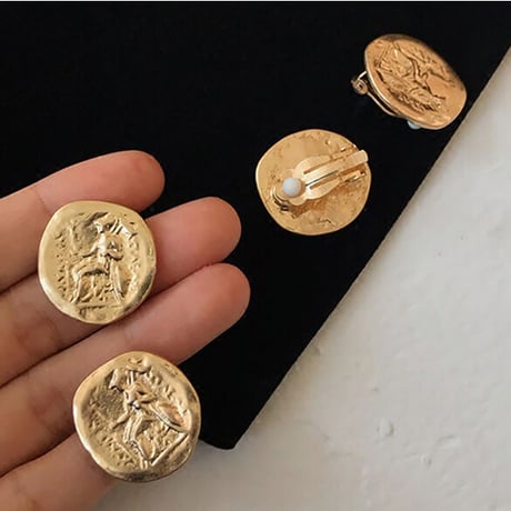 Vintage Disco Coin Minimalist Earrings（GLD） / 2102_ER102