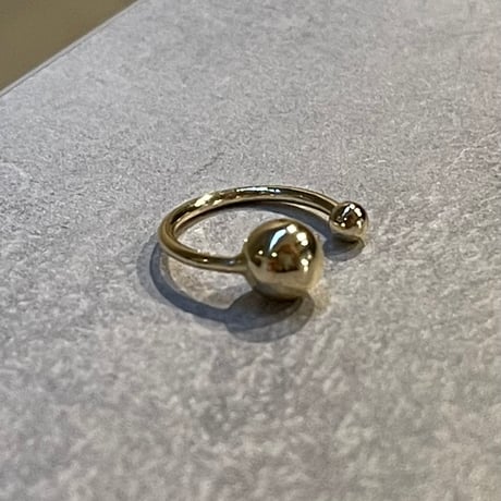 2505EC027 / Mini ball Earcuff（Gold）