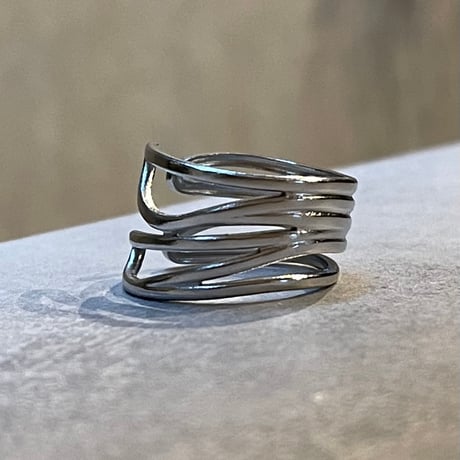 2505RG0632 / Layered wave line ring（Silver）