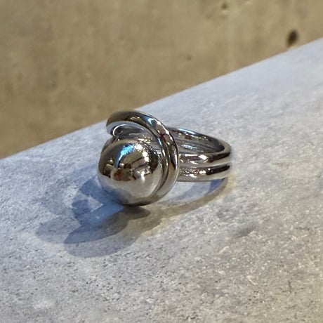 2602RG0746 / Twist ball ring （Silver）