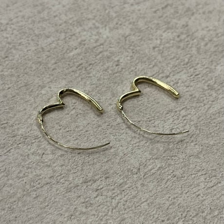 2410PR0727 / heart line hoop pierce（Gold）