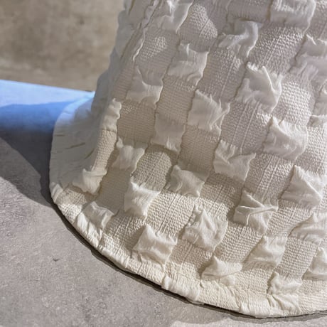 2403HW0030 / Square shirring Bucket hat（White）