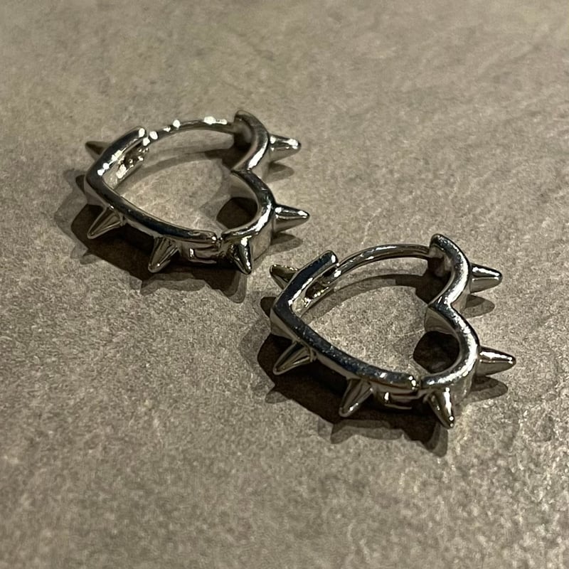 CHIEKO+ peekaboo heart hoop pierce シルバー CHIEKO+ peekaboo heart hoop pierce シルバー simoe】Hug Hoop Pierce