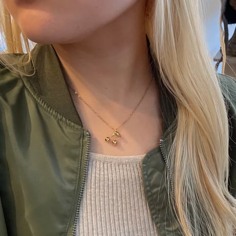 2511NC0372 / Point Cherry Necklace（Gold）
