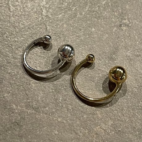 2505EC027 / Mini ball Earcuff（Gold）