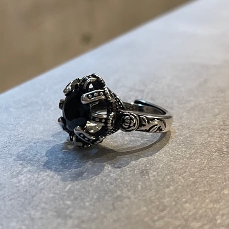 2510RG0687 / Flower Black stone Ring（Silver）