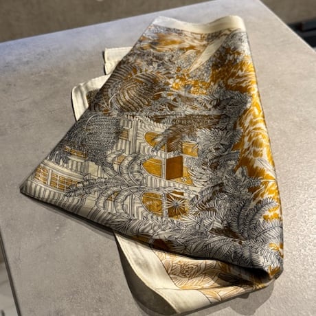 2501GS037(S)/ vintage flower print scarf（White/flower）