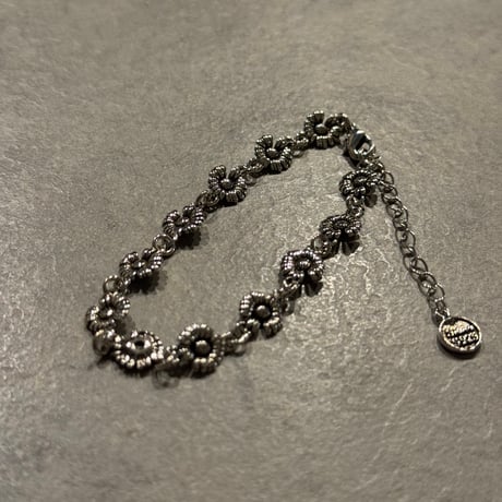 2505BR0085 / Daisy flower motif bracelet（silver）