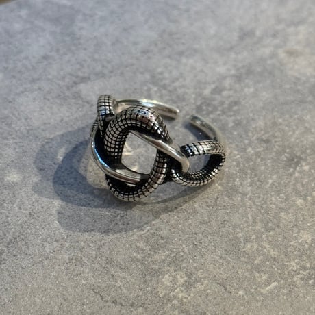 2512RG0717 / Oval line Snake ring（Silver）