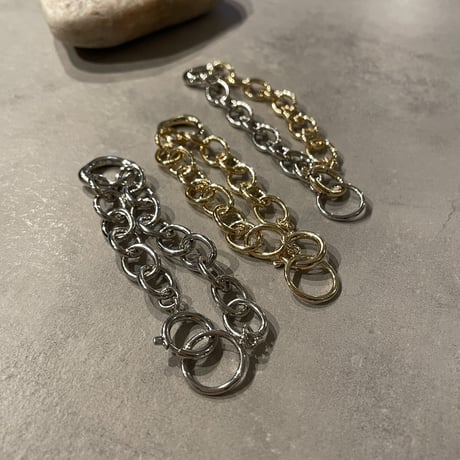 2402BR0028 / Metal Nuance Otipe Chain Bracelet（Gold）