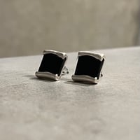 2403PR0673 / Square black stone Pierce