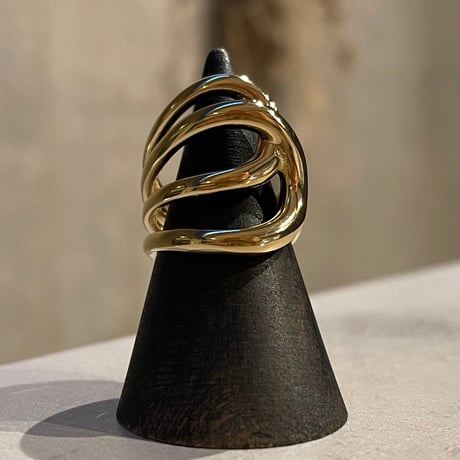 2412RG0553 / Irregular twist line ring（Gold）