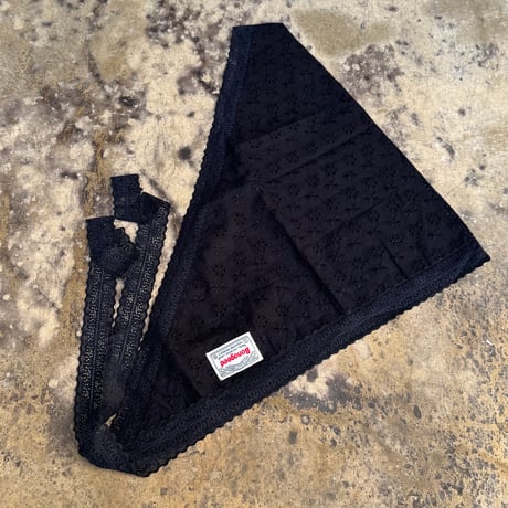 2621GS064(S)/ large triangle scarf（Black）