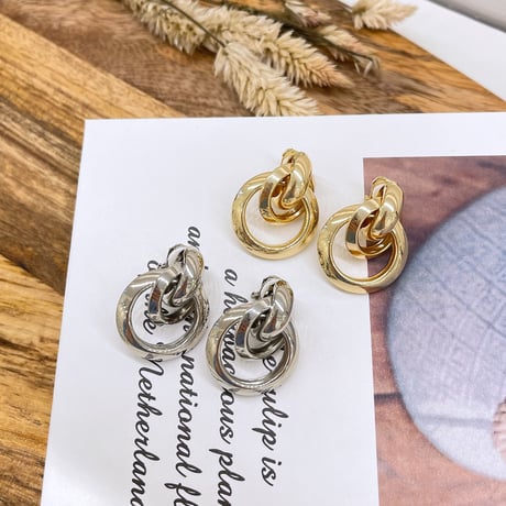 Metal circle twist Earring（Gold）/ 2206_ER0115