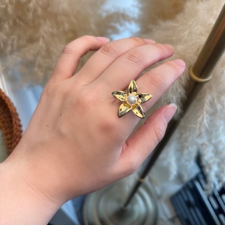 2506RG0658 / Large flower pearl ring（Gold）