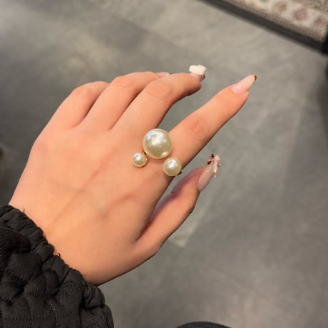 2411RG0548 / triple pearl design ring（Pearl）